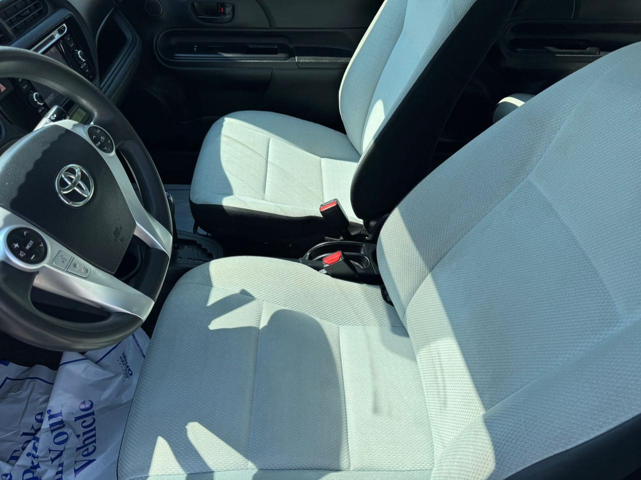 2016 Toyota Prius c HYBRID  Photo