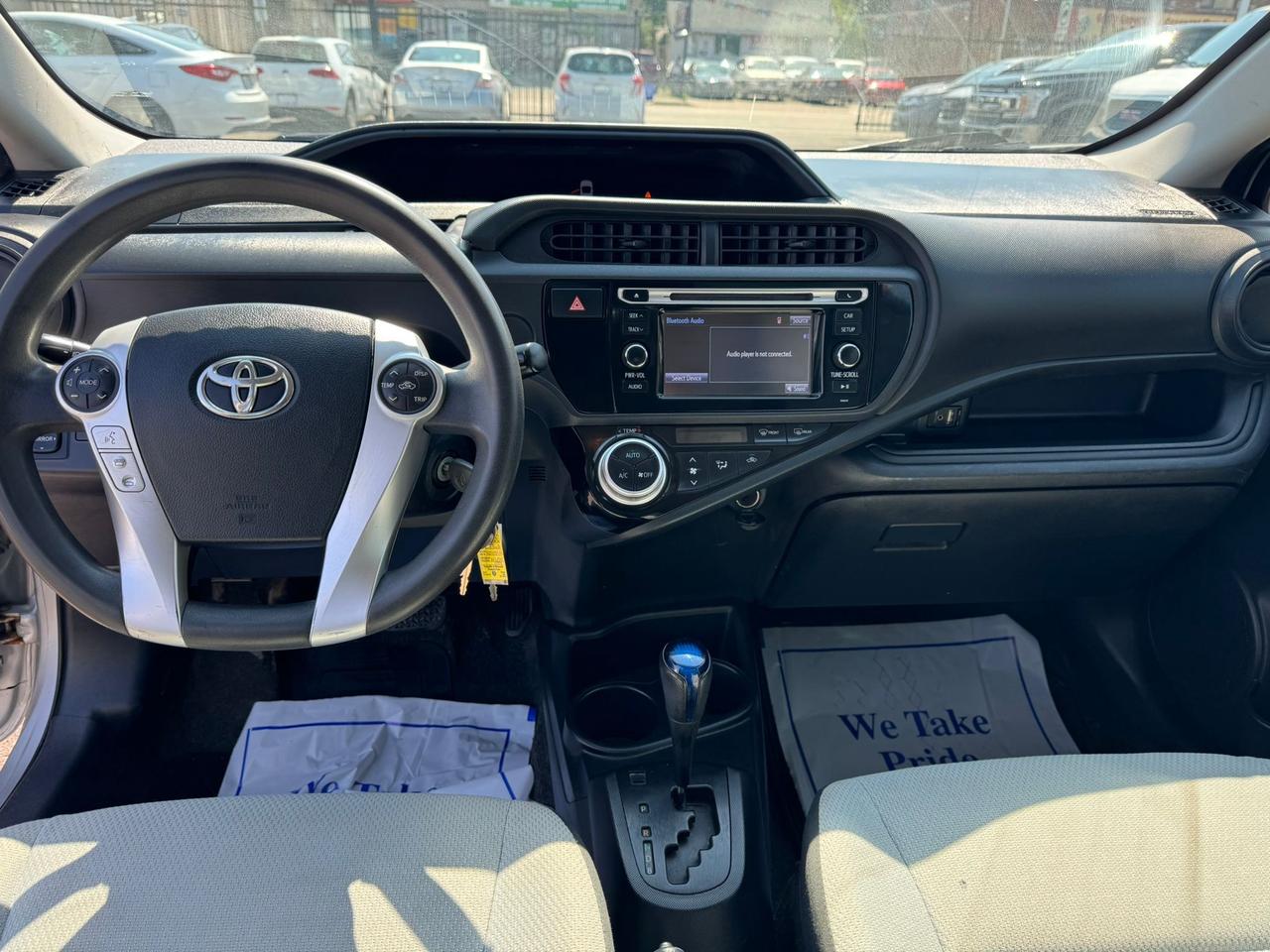 2016 Toyota Prius c HYBRID  Photo