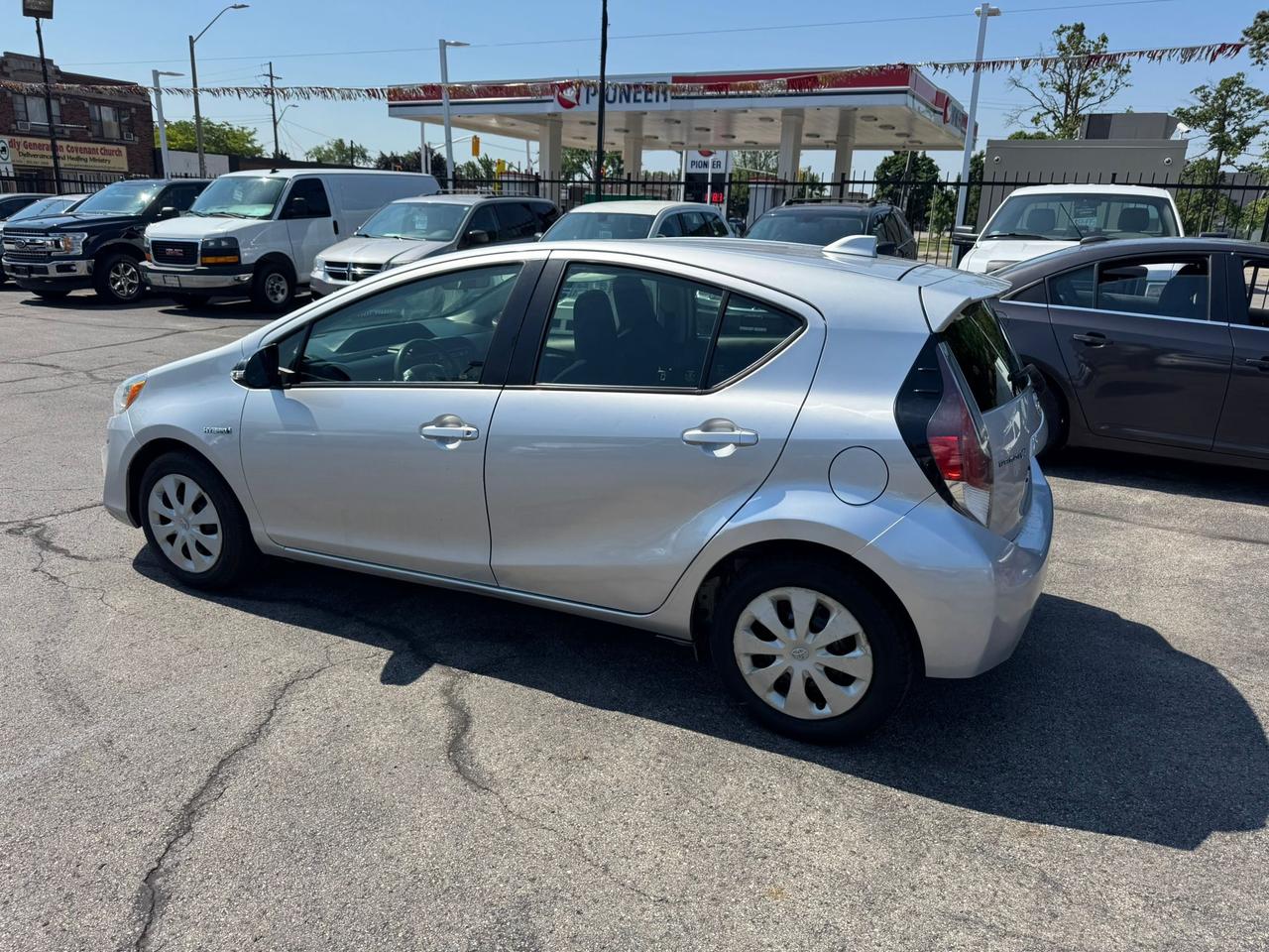2016 Toyota Prius c HYBRID  Photo