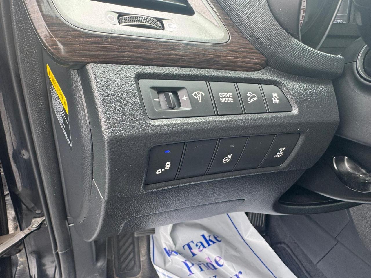 2017 Hyundai Santa Fe Sport LEATHER + SUNROOF  Photo
