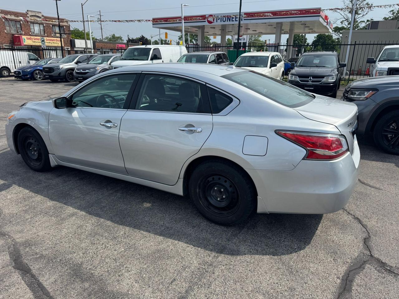 2015 Nissan Altima SV BACKUP CAMERA + SUNROOF  Photo