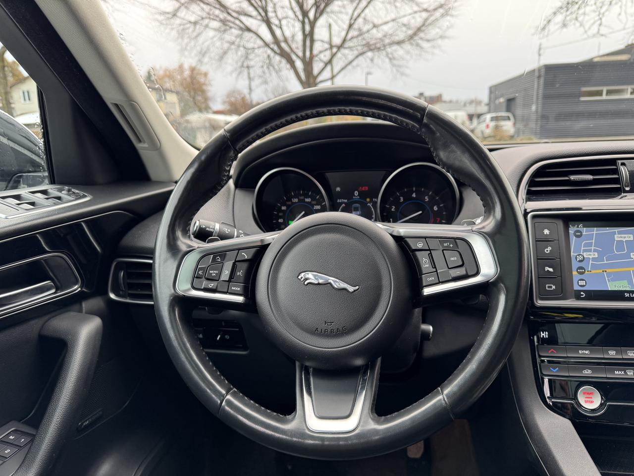 2018 Jaguar F-PACE 35t Prestige Photo