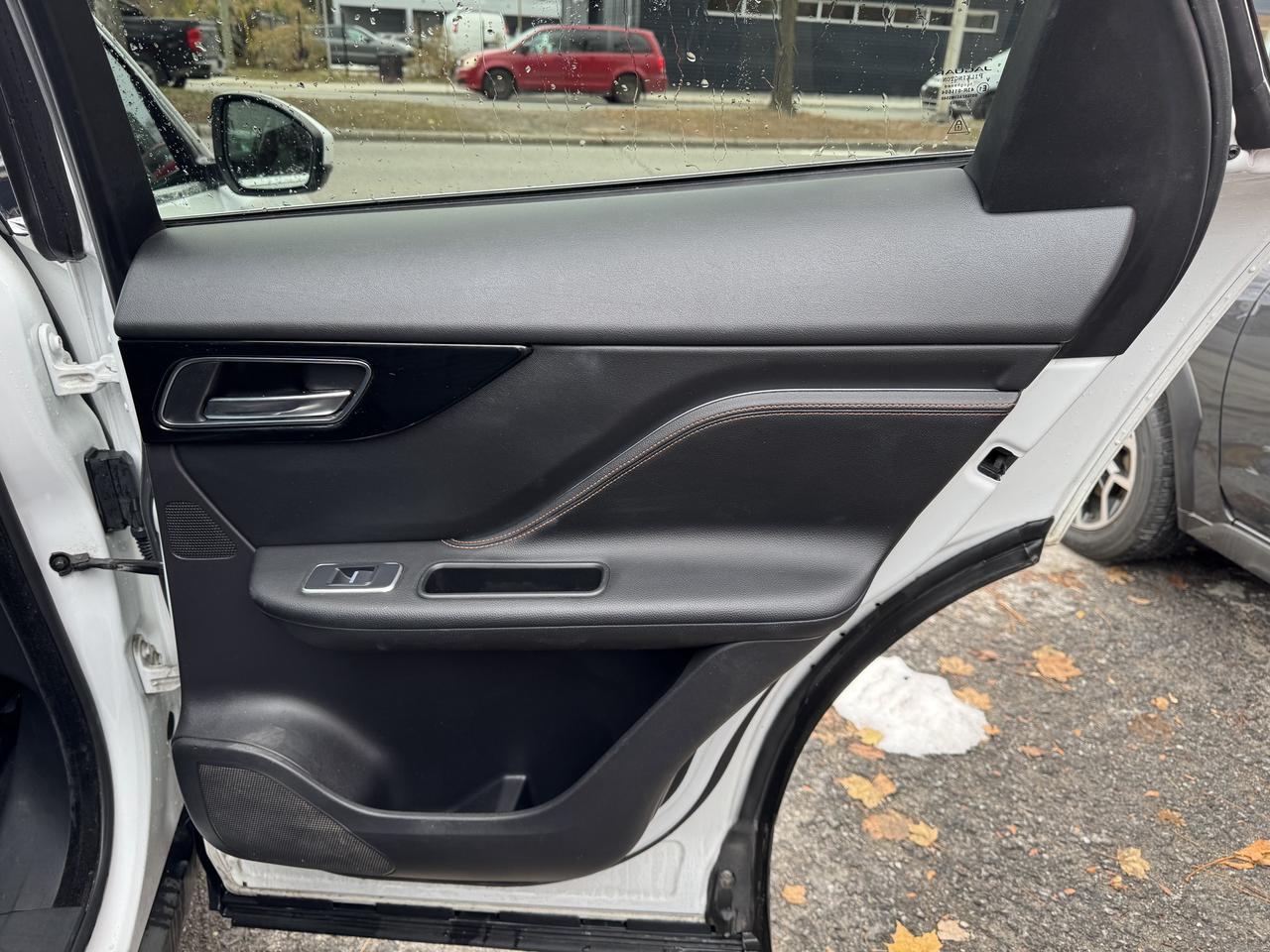 2018 Jaguar F-PACE 35t Prestige Photo