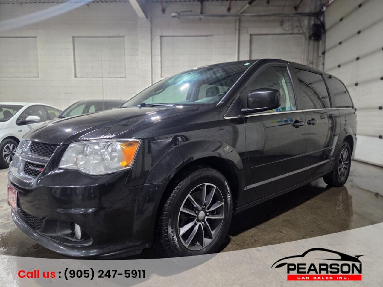 2017 Dodge Grand Caravan SXT Premium Plus Photo0