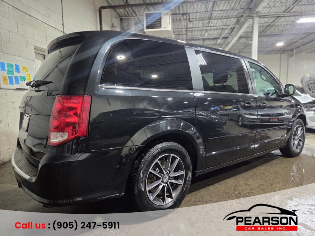 2017 Dodge Grand Caravan SXT Premium Plus Photo