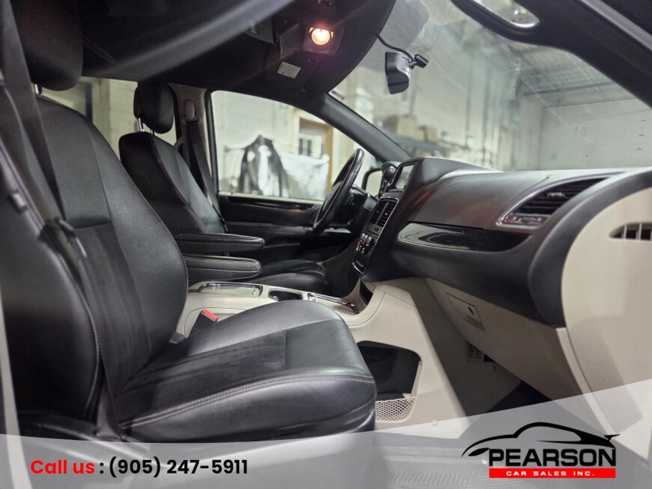 2017 Dodge Grand Caravan SXT Premium Plus Photo