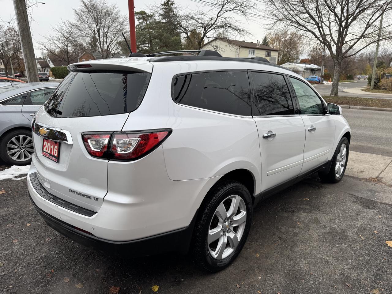 2016 Chevrolet Traverse 1LT Photo