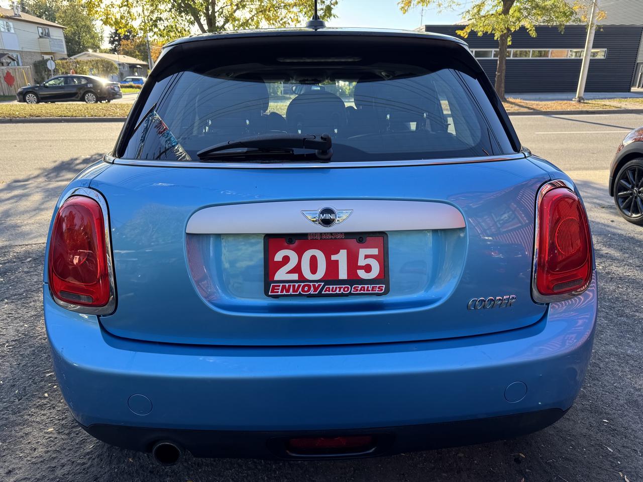 2015 MINI Cooper 5-Door Photo4