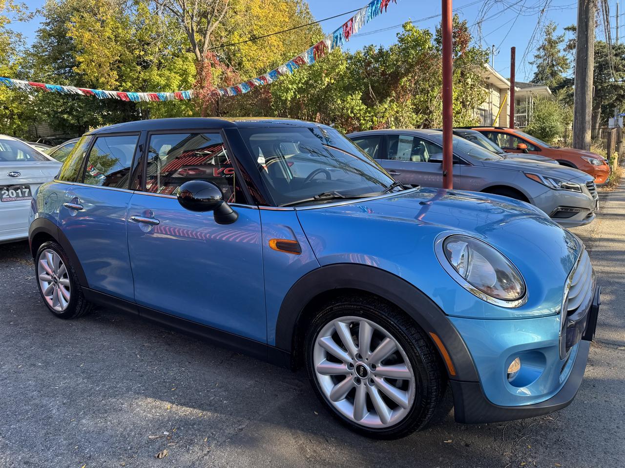 2015 MINI Cooper 5-Door Photo2