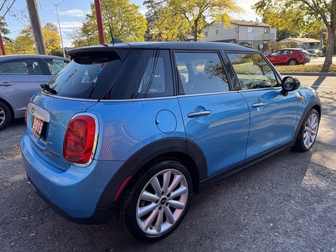 2015 MINI Cooper 5-Door Photo3
