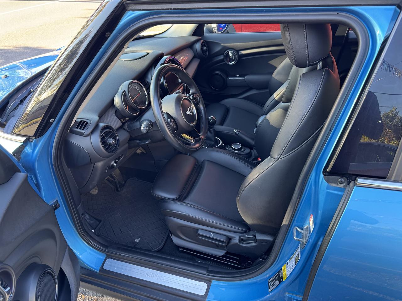 2015 MINI Cooper 5-Door Photo