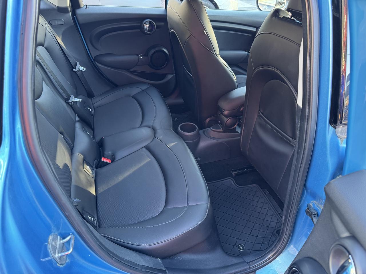 2015 MINI Cooper 5-Door Photo