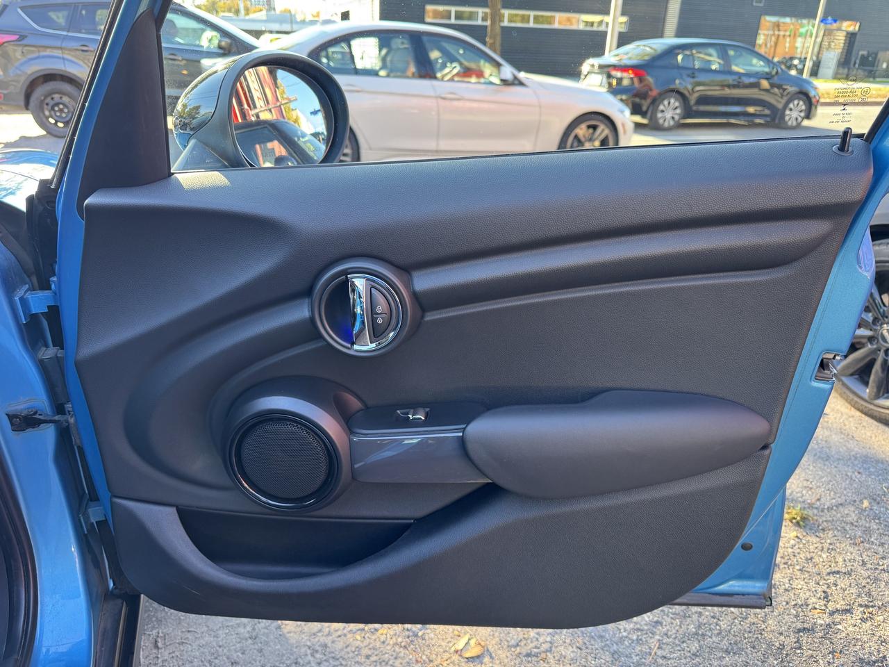 2015 MINI Cooper 5-Door Photo