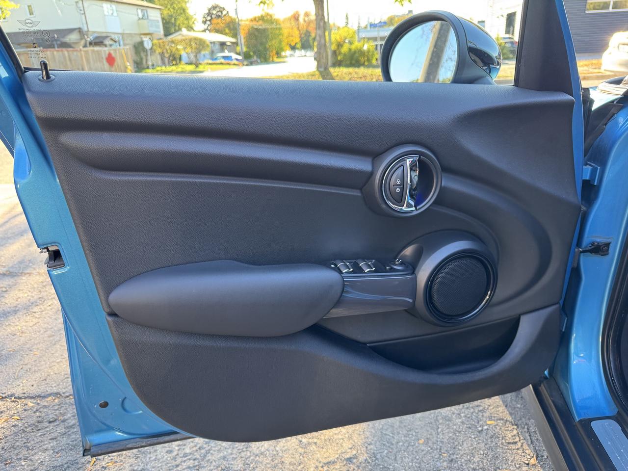 2015 MINI Cooper 5-Door Photo