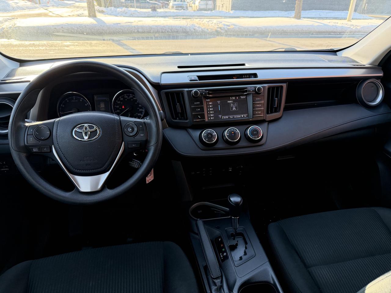 2017 Toyota RAV4 LE AWD Photo