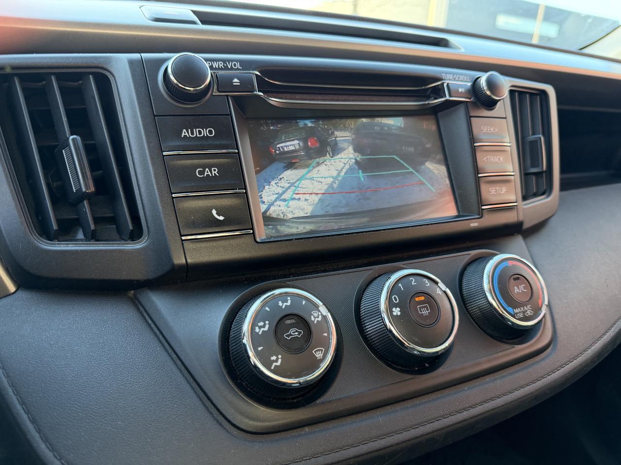 2017 Toyota RAV4 LE AWD Photo