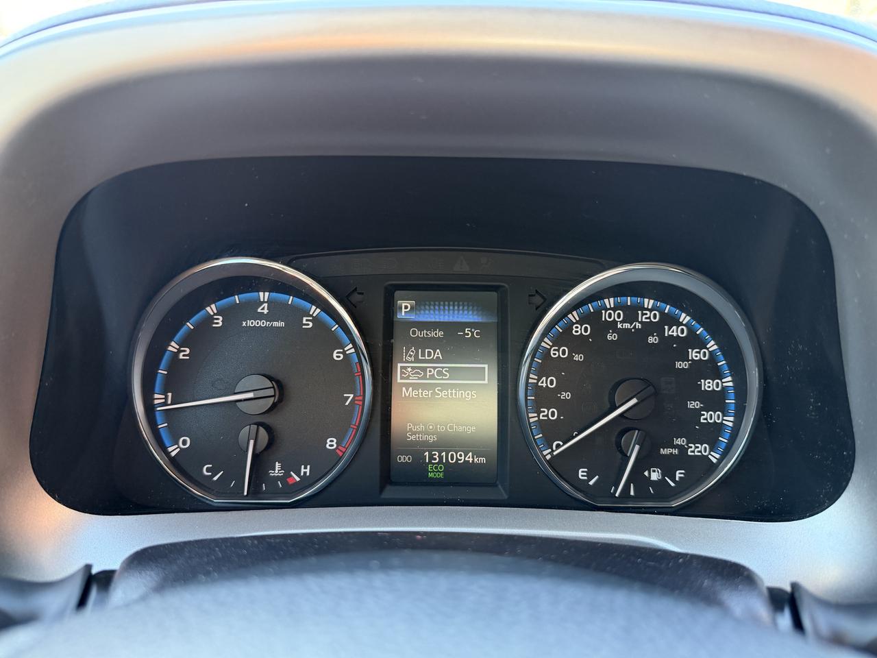 2017 Toyota RAV4 LE AWD Photo