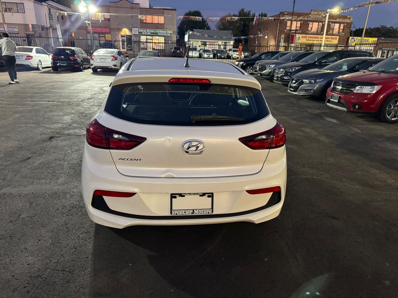 2020 Hyundai Accent Essential w/Comfort Package Photo4