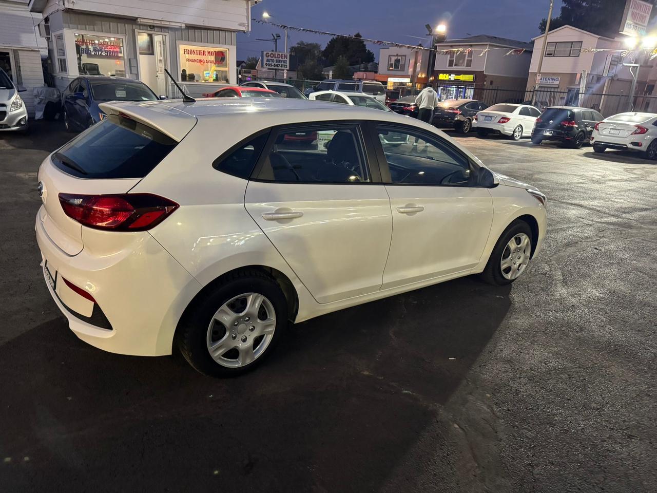 2020 Hyundai Accent Essential w/Comfort Package Photo3