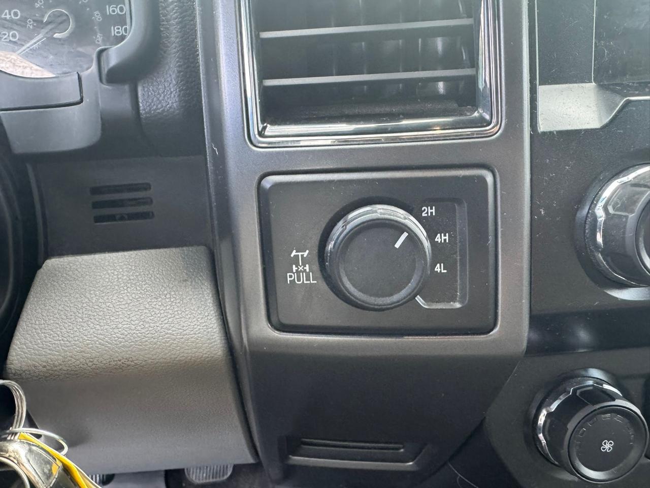 2020 Ford F-150 XLT Photo