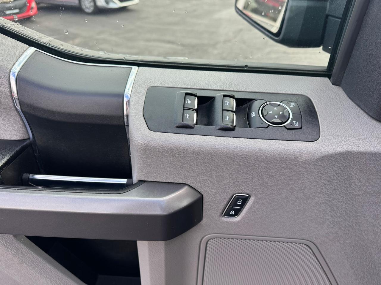 2020 Ford F-150 XLT Photo