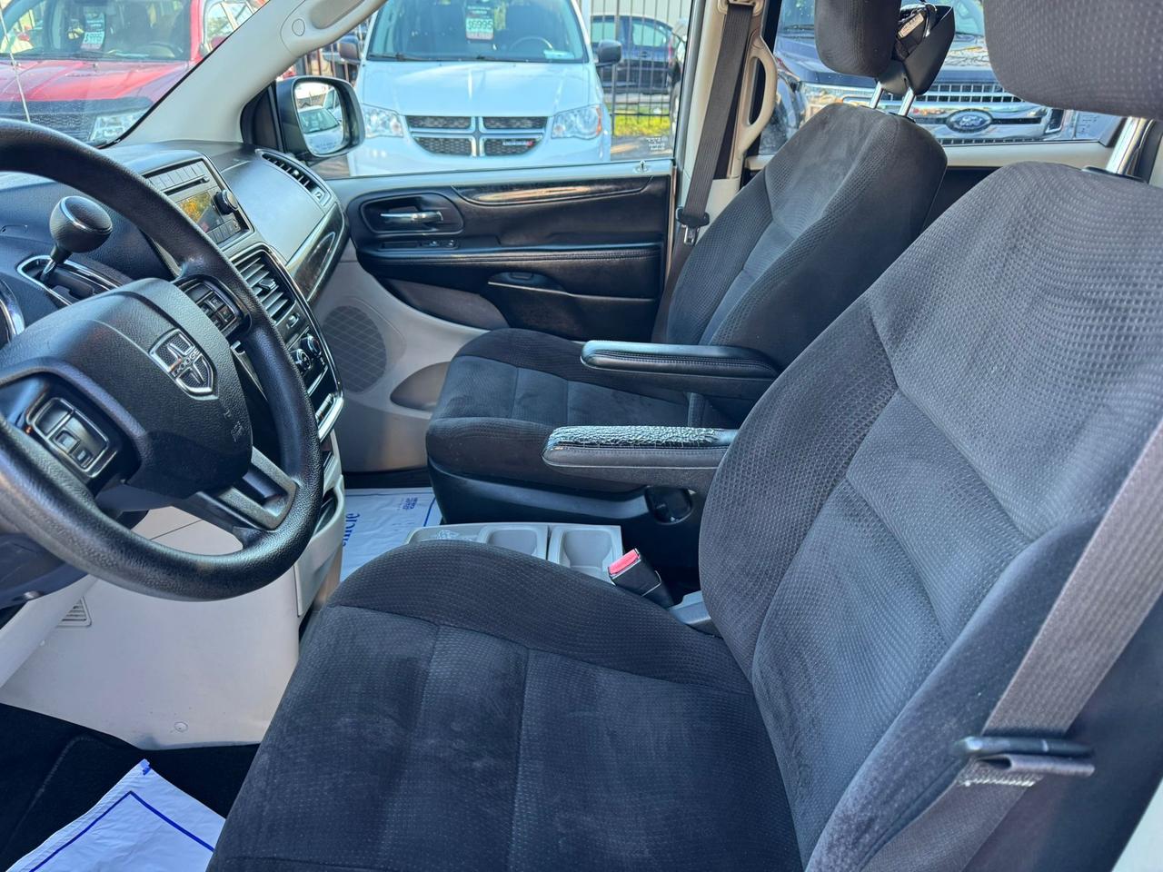 2014 Dodge Grand Caravan SE Photo