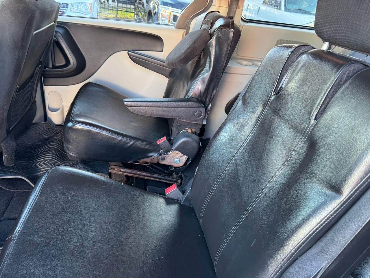 2014 Dodge Grand Caravan SE Photo