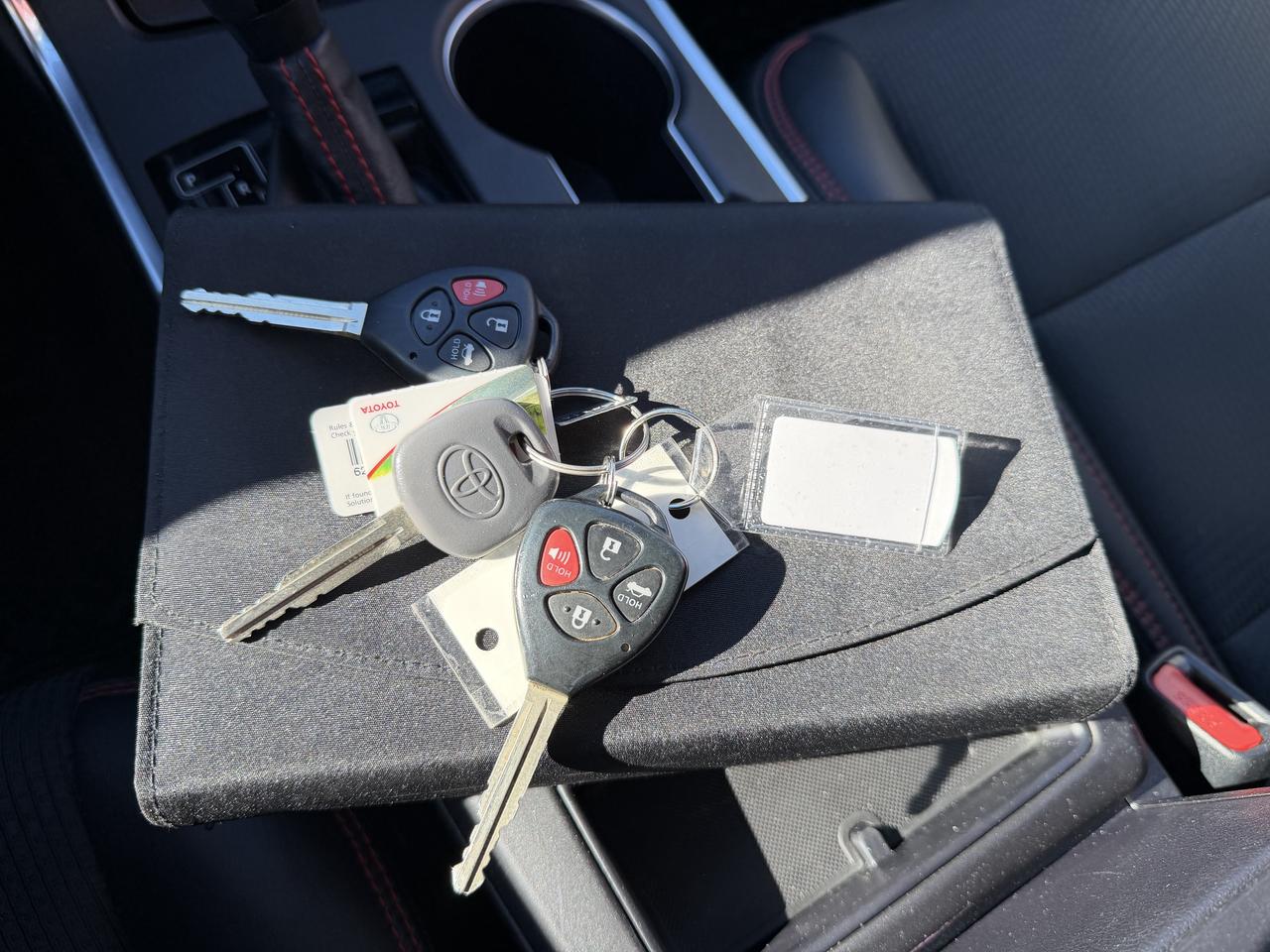 2017 Toyota Camry SE Photo