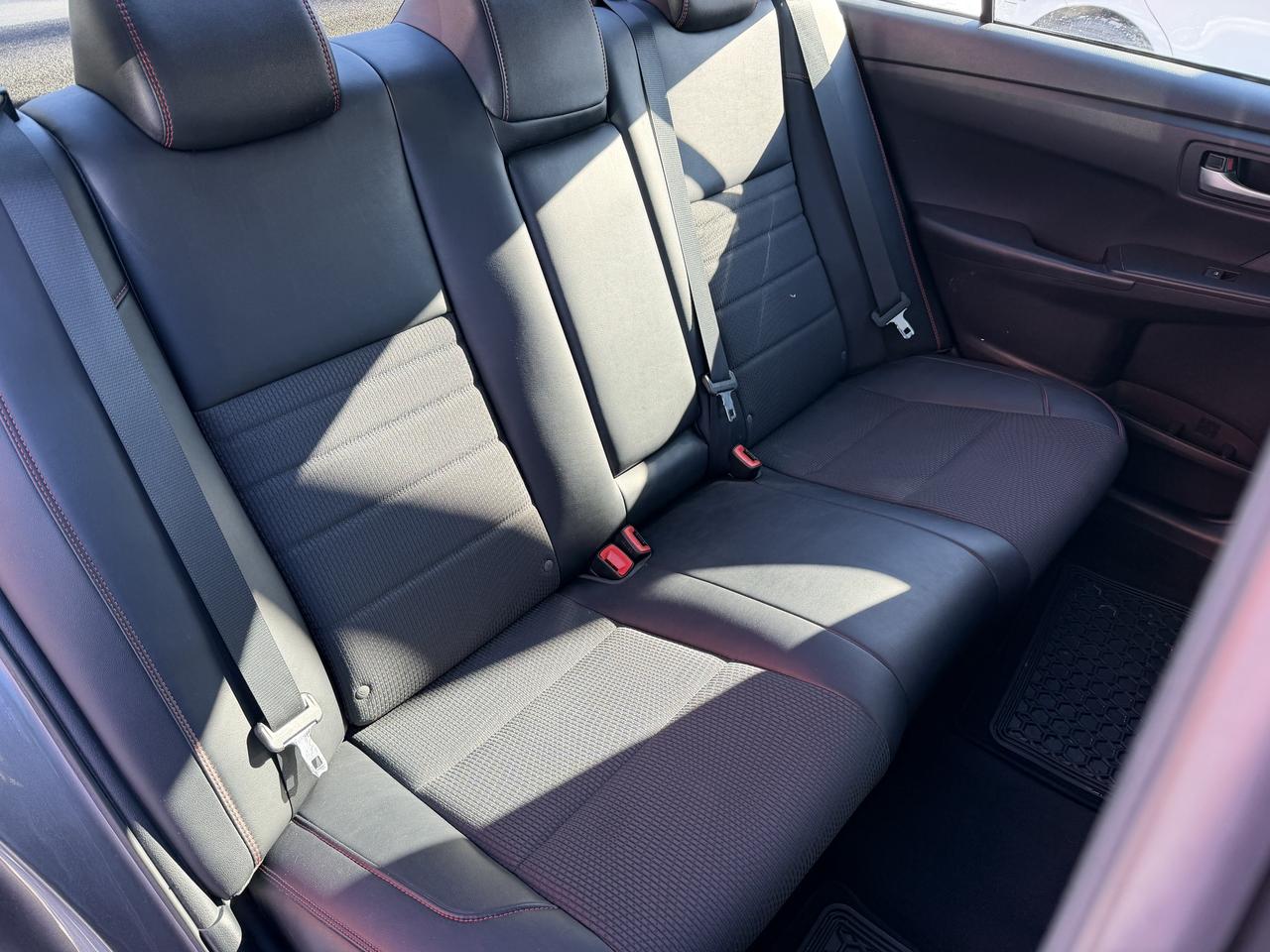 2017 Toyota Camry SE Photo