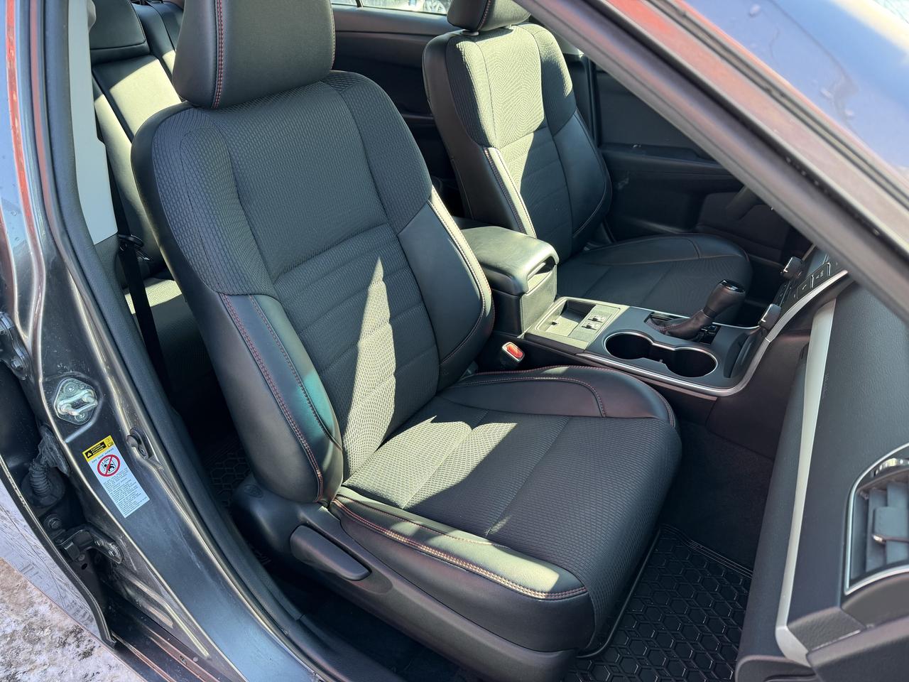 2017 Toyota Camry SE Photo