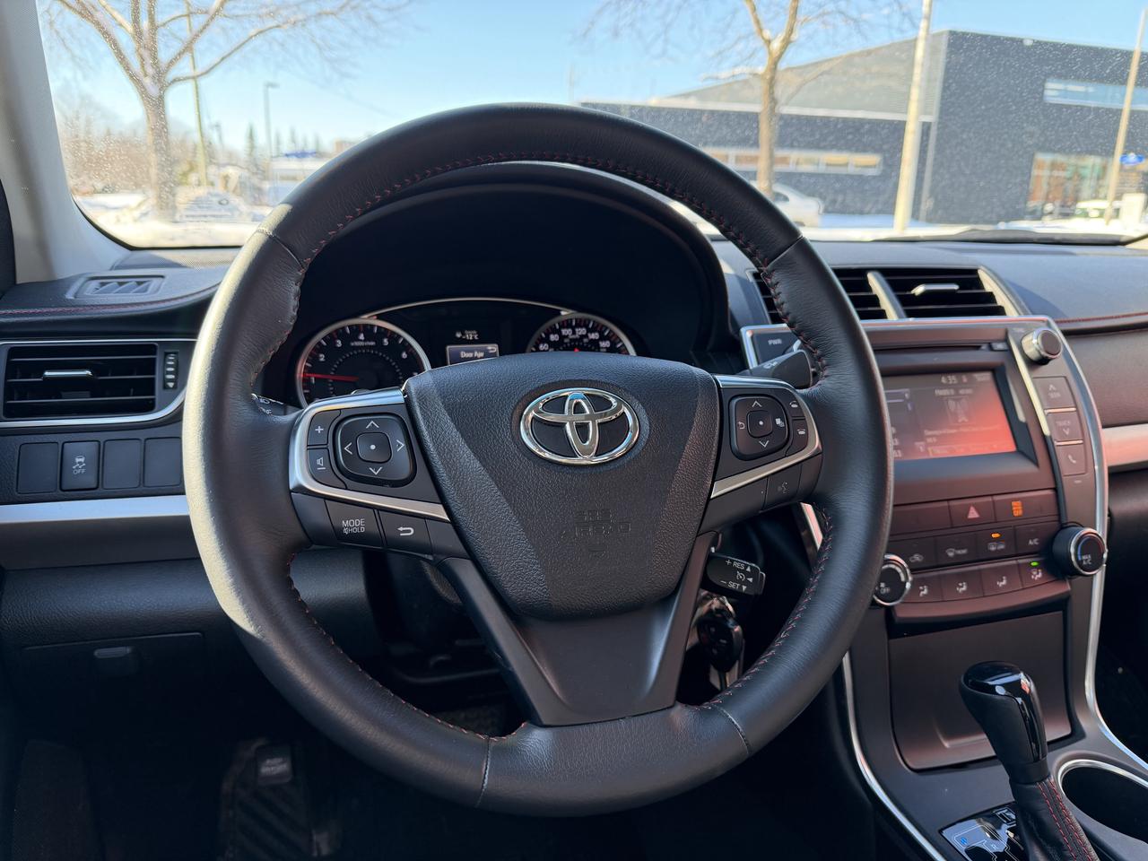 2017 Toyota Camry SE Photo