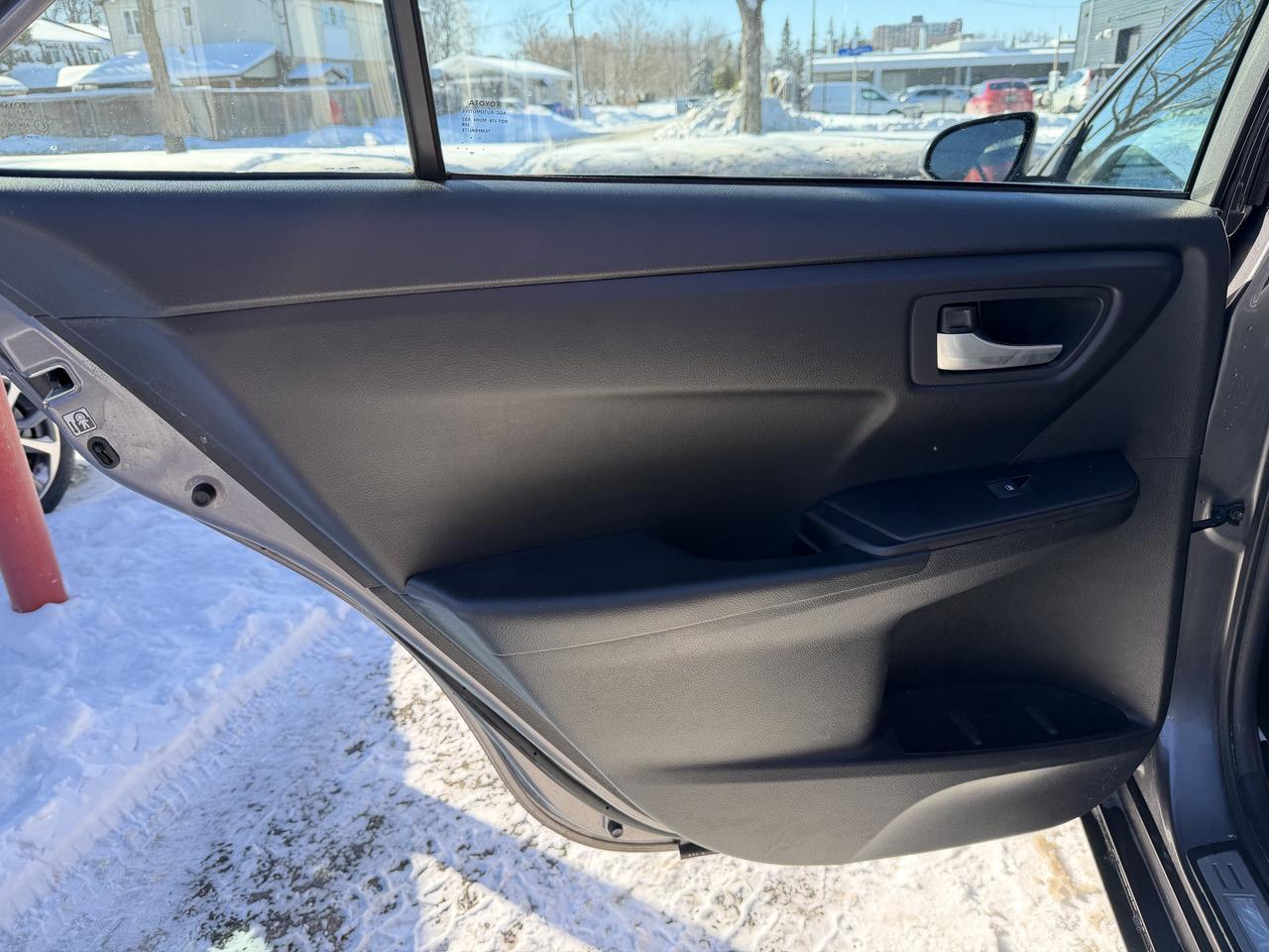 2017 Toyota Camry SE Photo