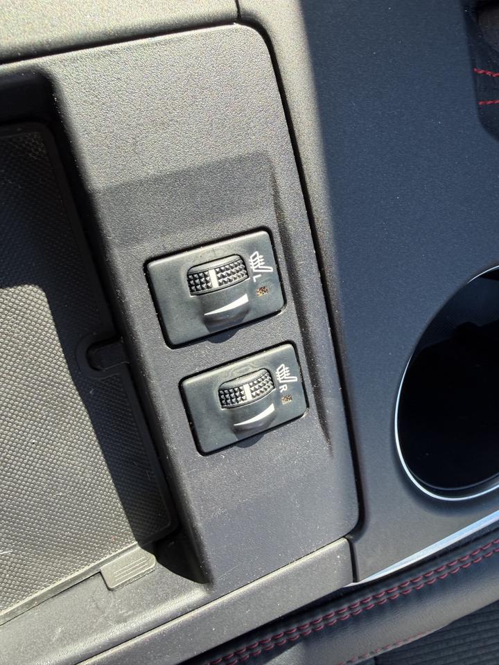 2017 Toyota Camry SE Photo