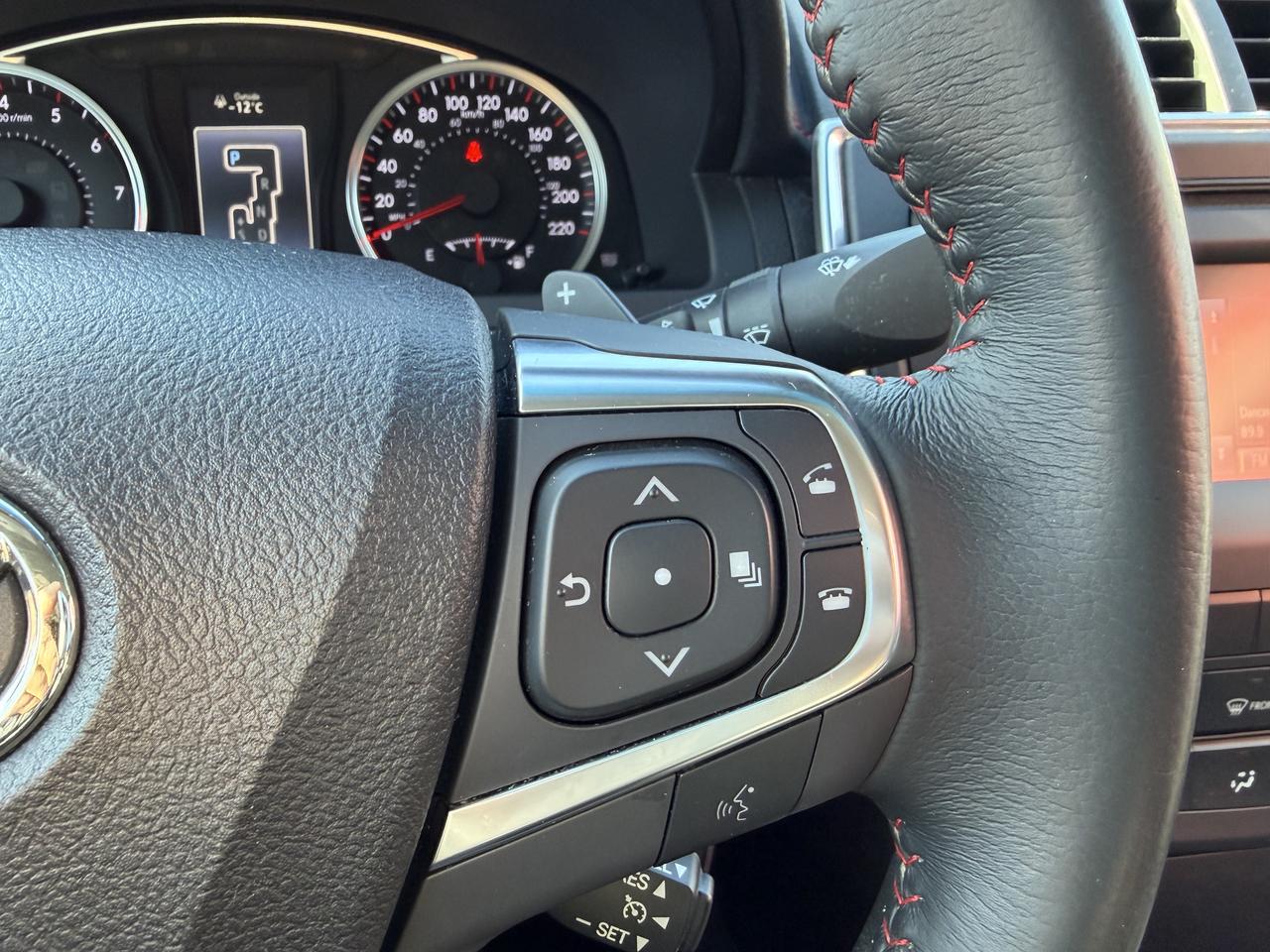 2017 Toyota Camry SE Photo