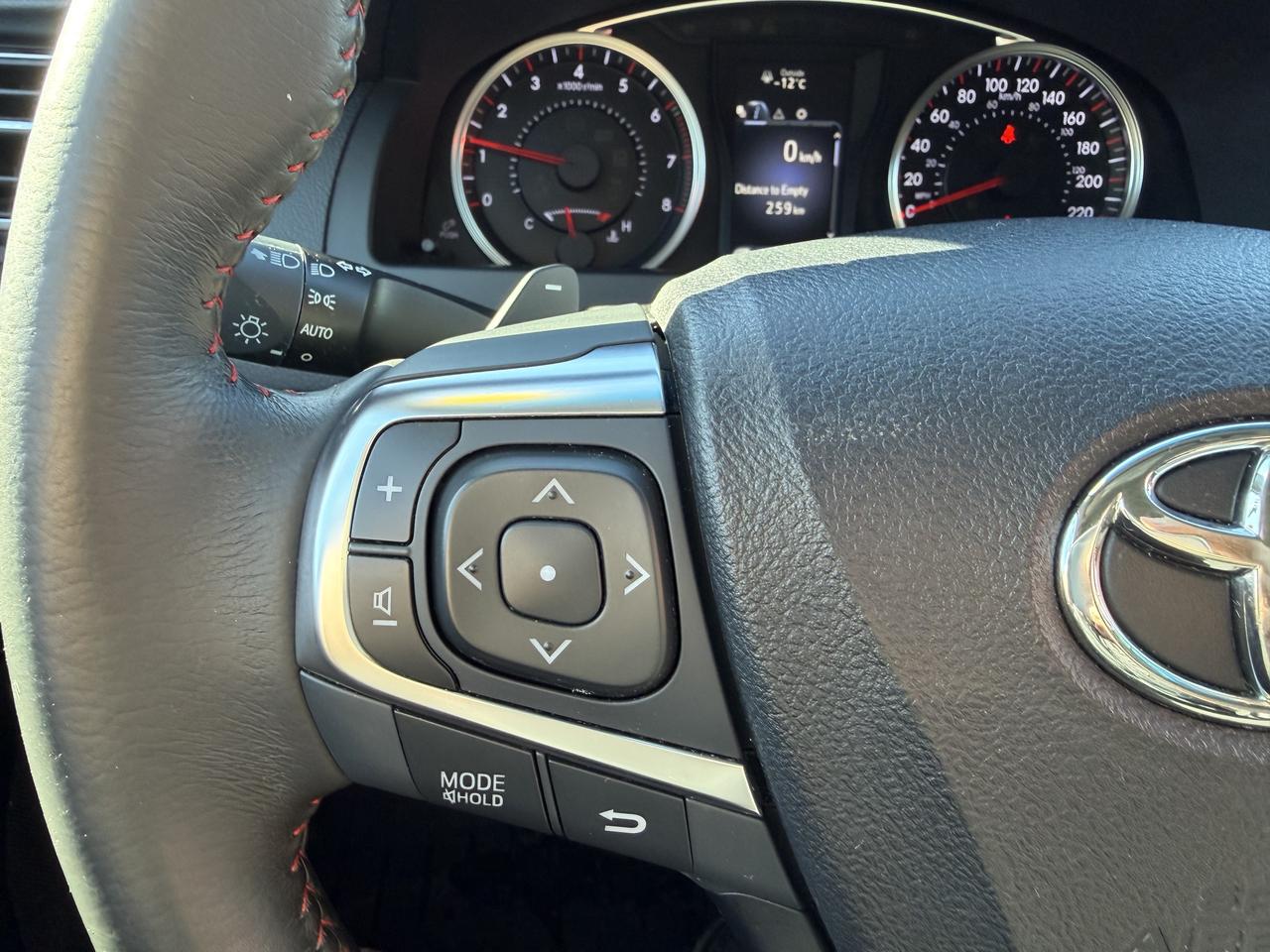 2017 Toyota Camry SE Photo