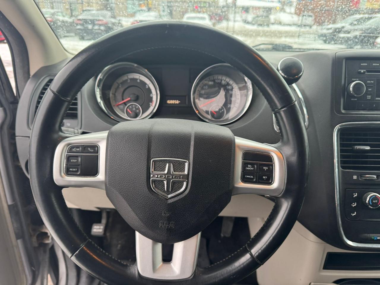 2017 Dodge Grand Caravan SE Photo3