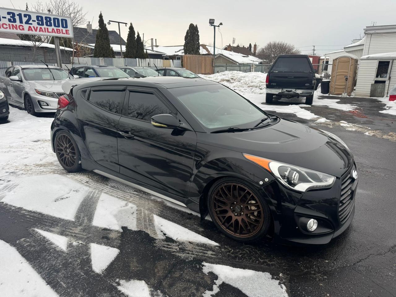 2016 Hyundai Veloster Turbo Photo2