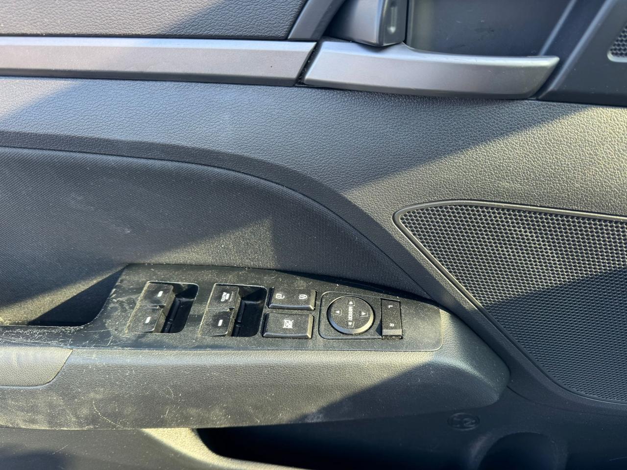 2018 Hyundai Elantra SEL Photo