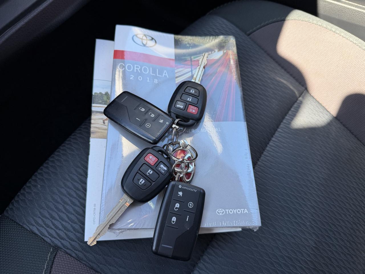 2018 Toyota Corolla LE Photo