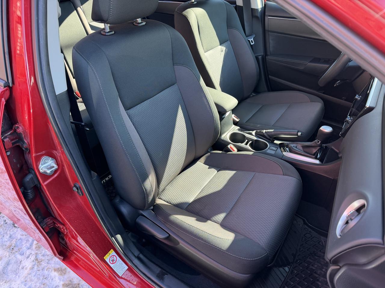 2018 Toyota Corolla LE Photo