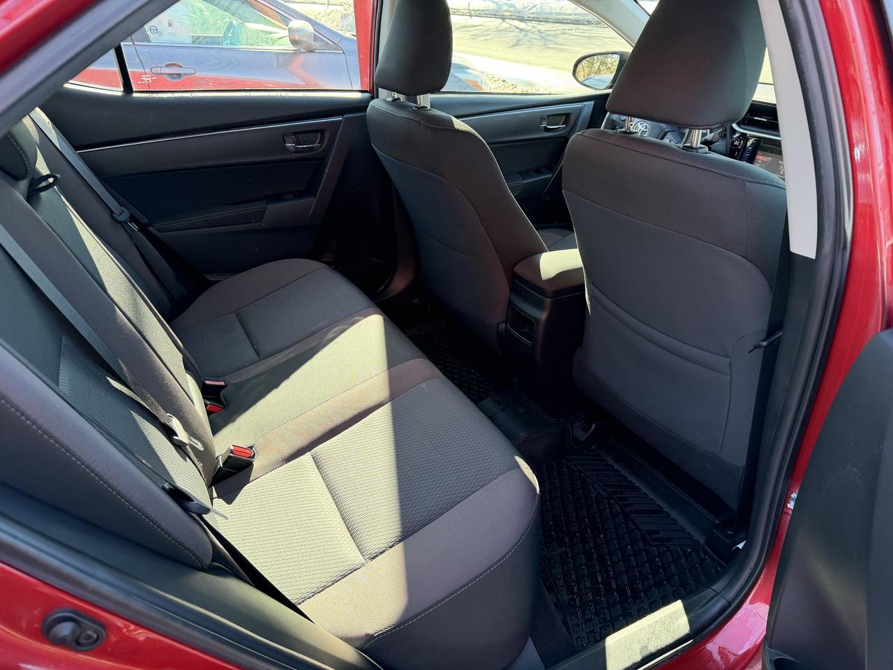 2018 Toyota Corolla LE Photo