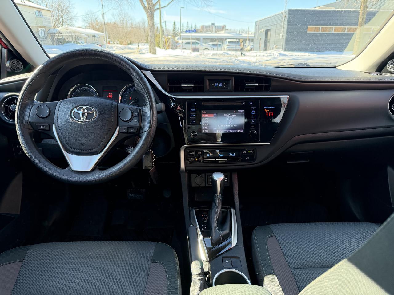 2018 Toyota Corolla LE Photo