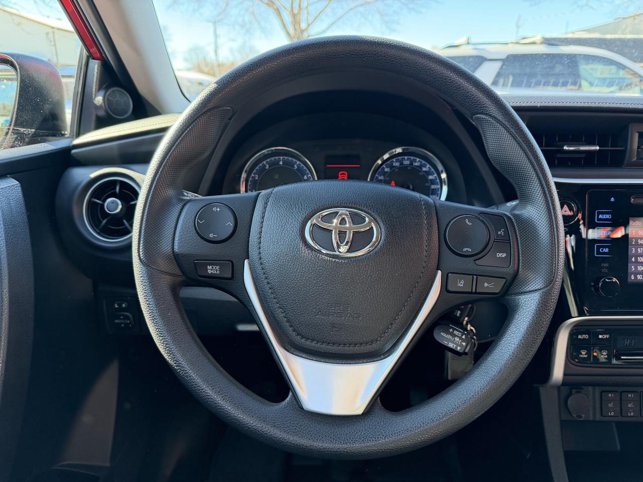 2018 Toyota Corolla LE Photo