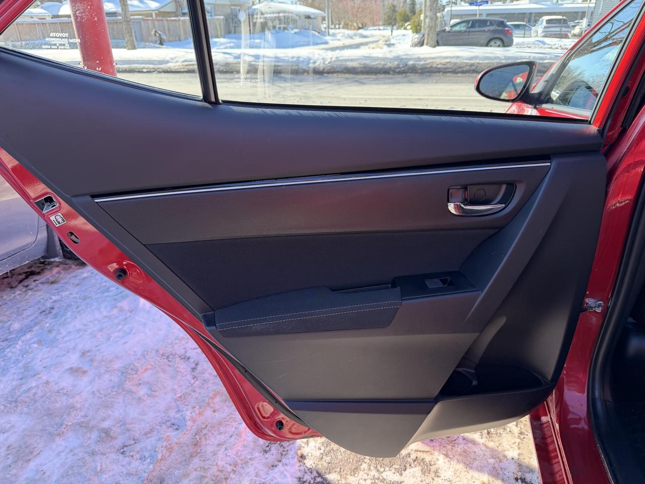 2018 Toyota Corolla LE Photo