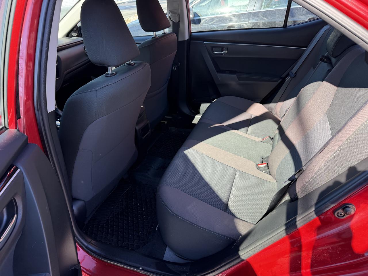 2018 Toyota Corolla LE Photo