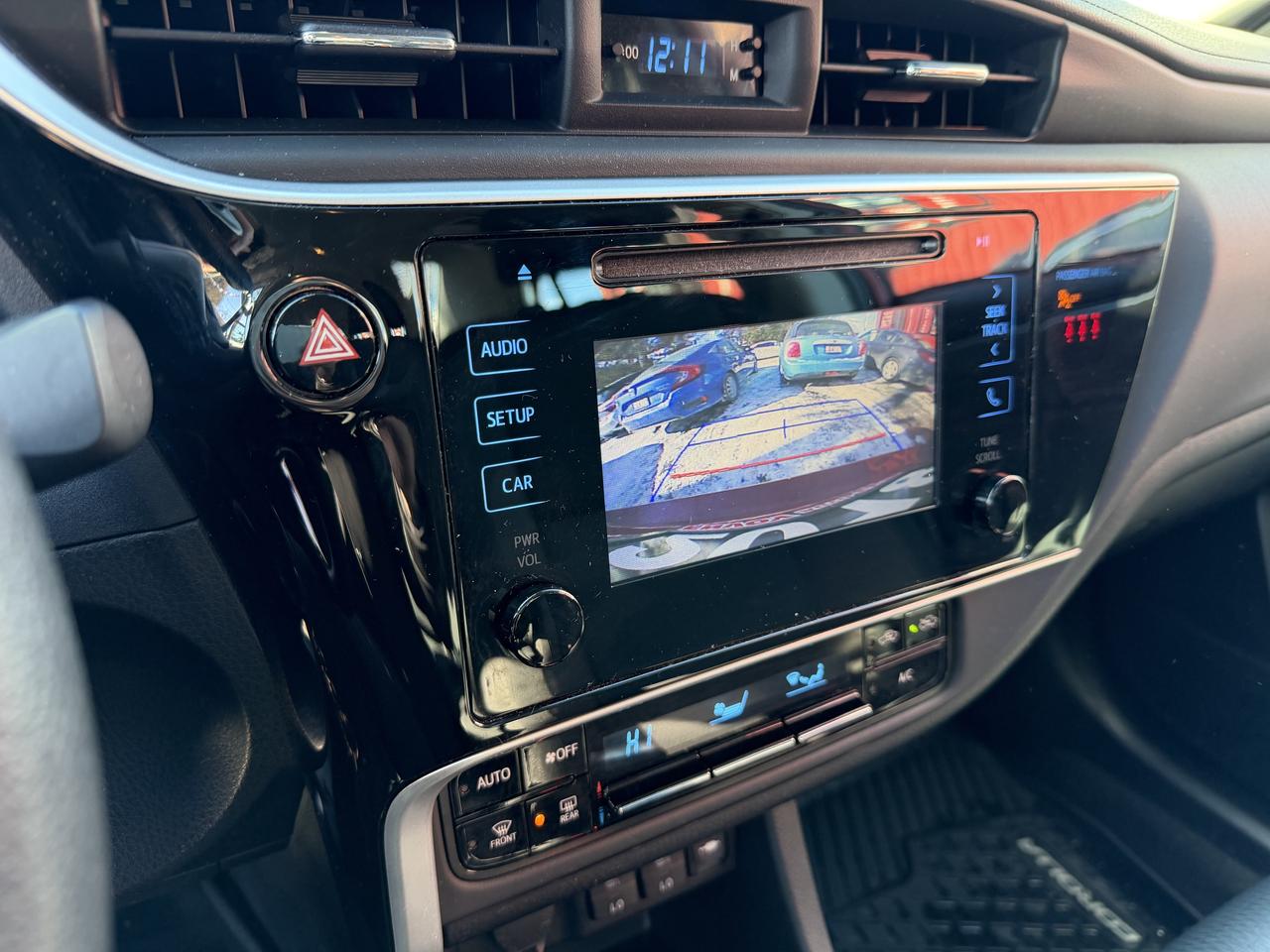 2018 Toyota Corolla LE Photo