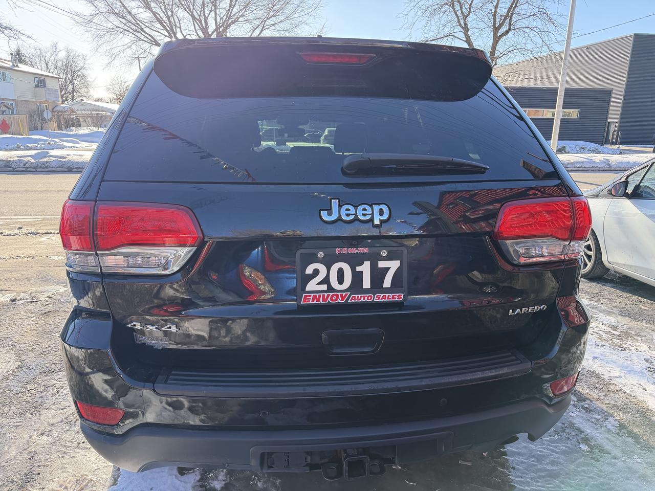 2017 Jeep Grand Cherokee Laredo Photo4