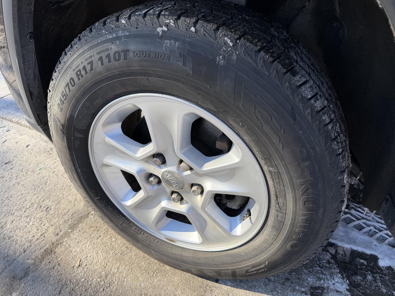 2017 Jeep Grand Cherokee Laredo Photo