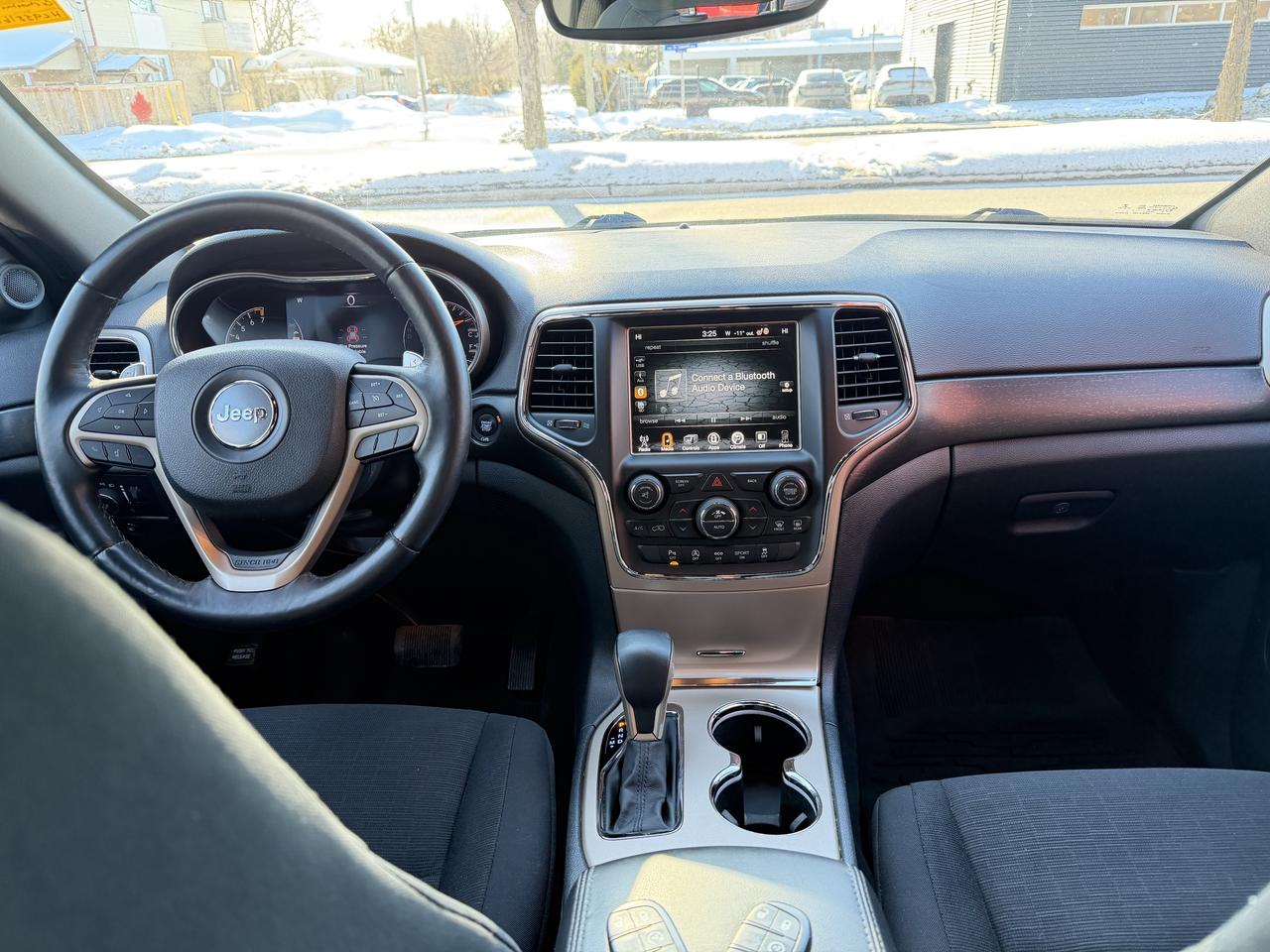 2017 Jeep Grand Cherokee Laredo Photo