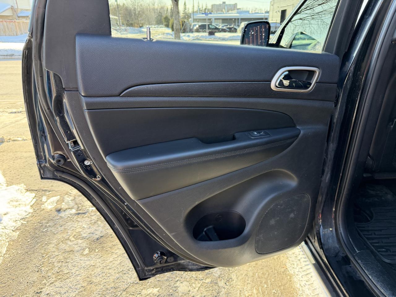 2017 Jeep Grand Cherokee Laredo Photo